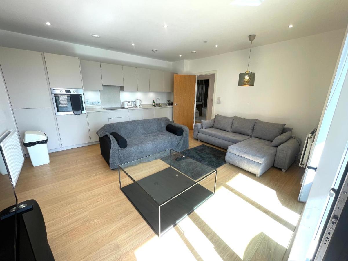 Luxury London Apartment - Steps To East Croydon Train Station Екстериор снимка