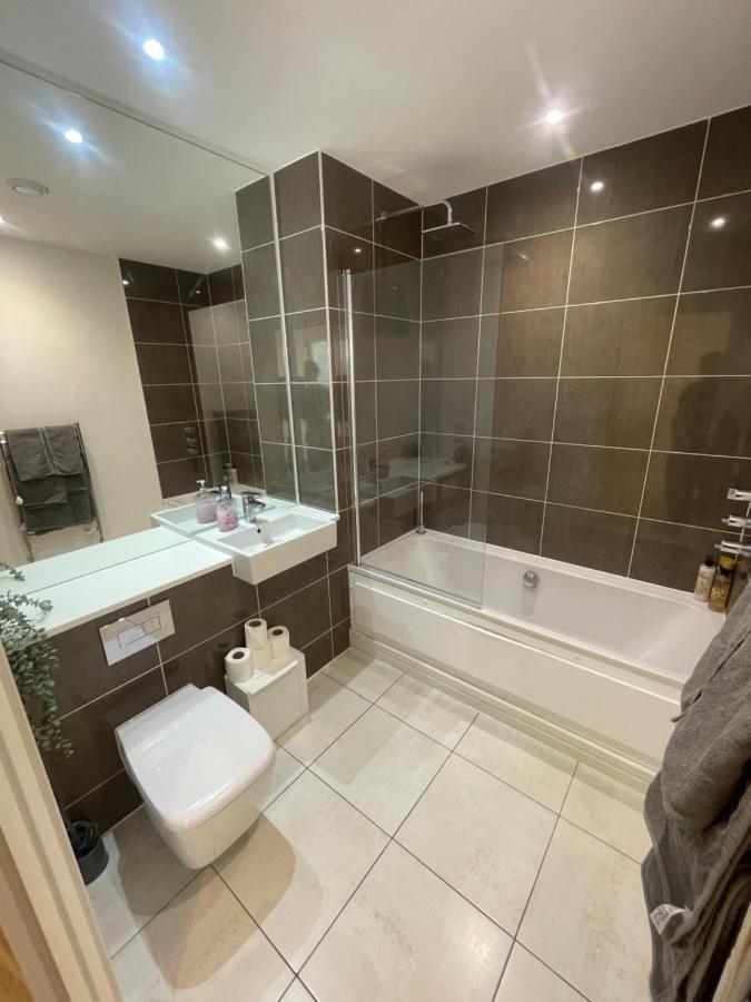 Luxury London Apartment - Steps To East Croydon Train Station Екстериор снимка