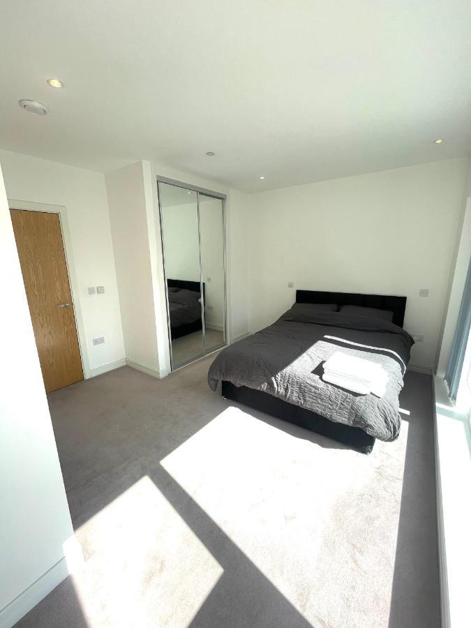 Luxury London Apartment - Steps To East Croydon Train Station Екстериор снимка